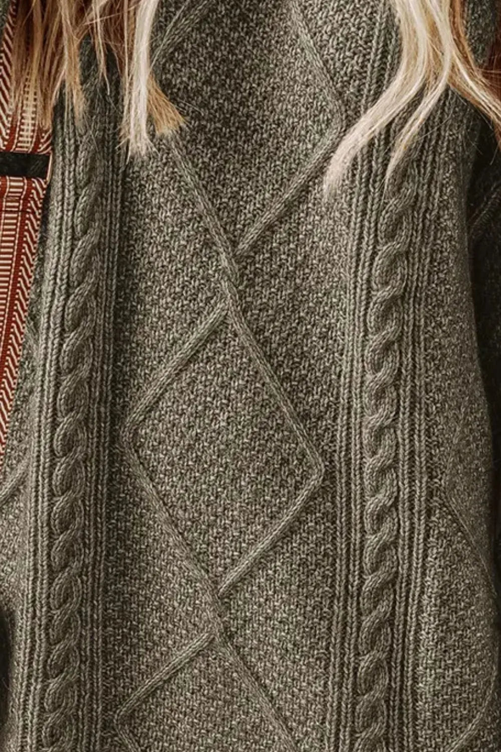 Dagny Sweater Dress with Cable Knit and Round Neck