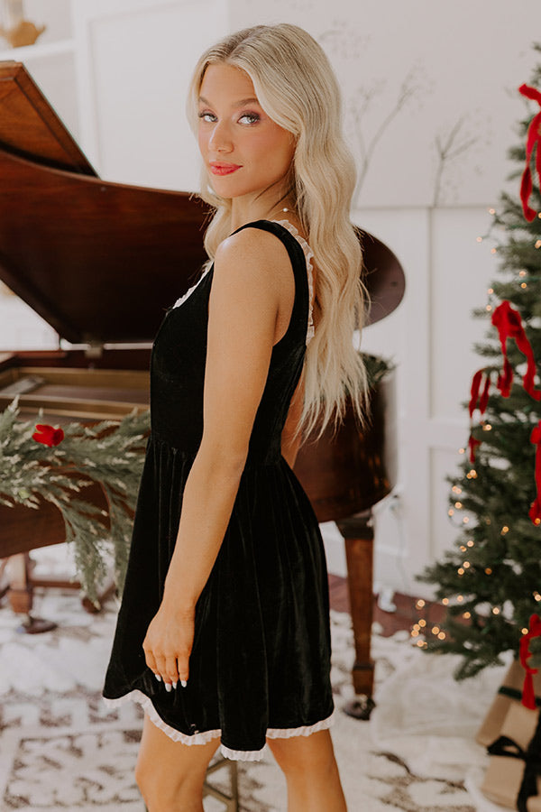 Cleo Velvet Dress with Square Neck and Flared Skirt