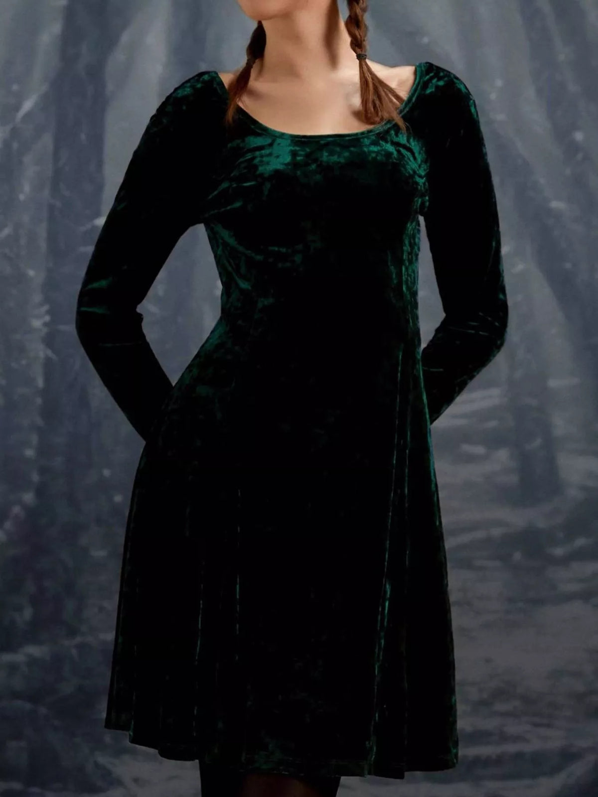 Liesel Velvet Dress with Round Neck and Flared Skirt