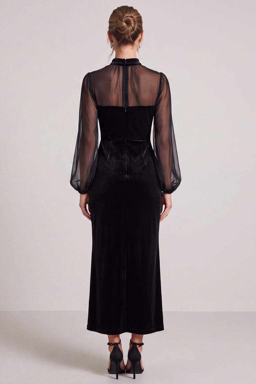 Lorelai Velvet Long Sleeve Midi Dress in Black