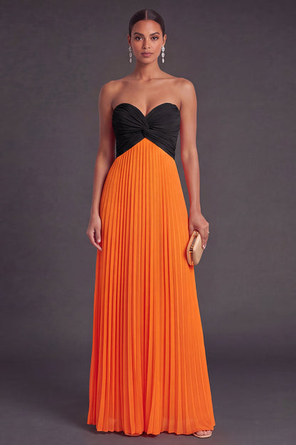 Aspen Pleated Sweetheart Formal Gown