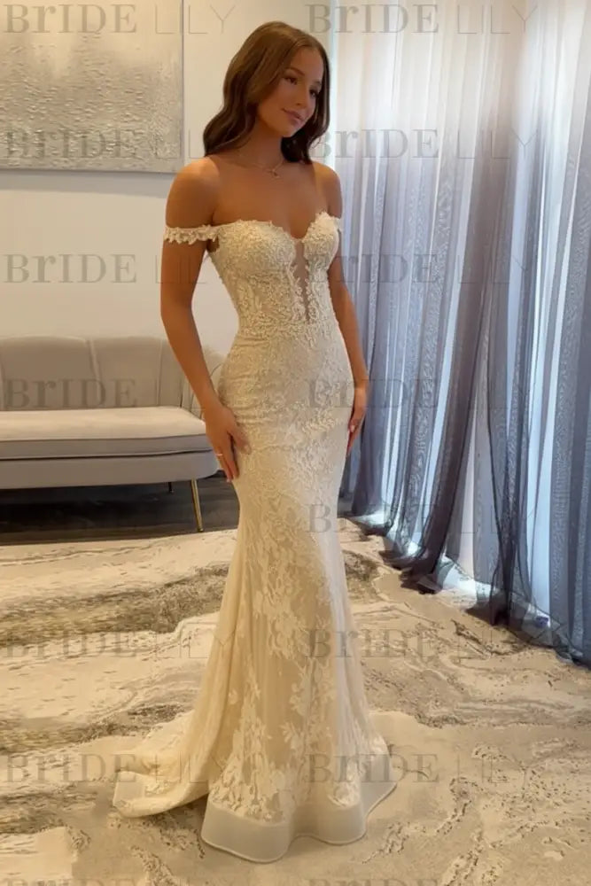 Esmee Off-Shoulder Velvet Mermaid Dress