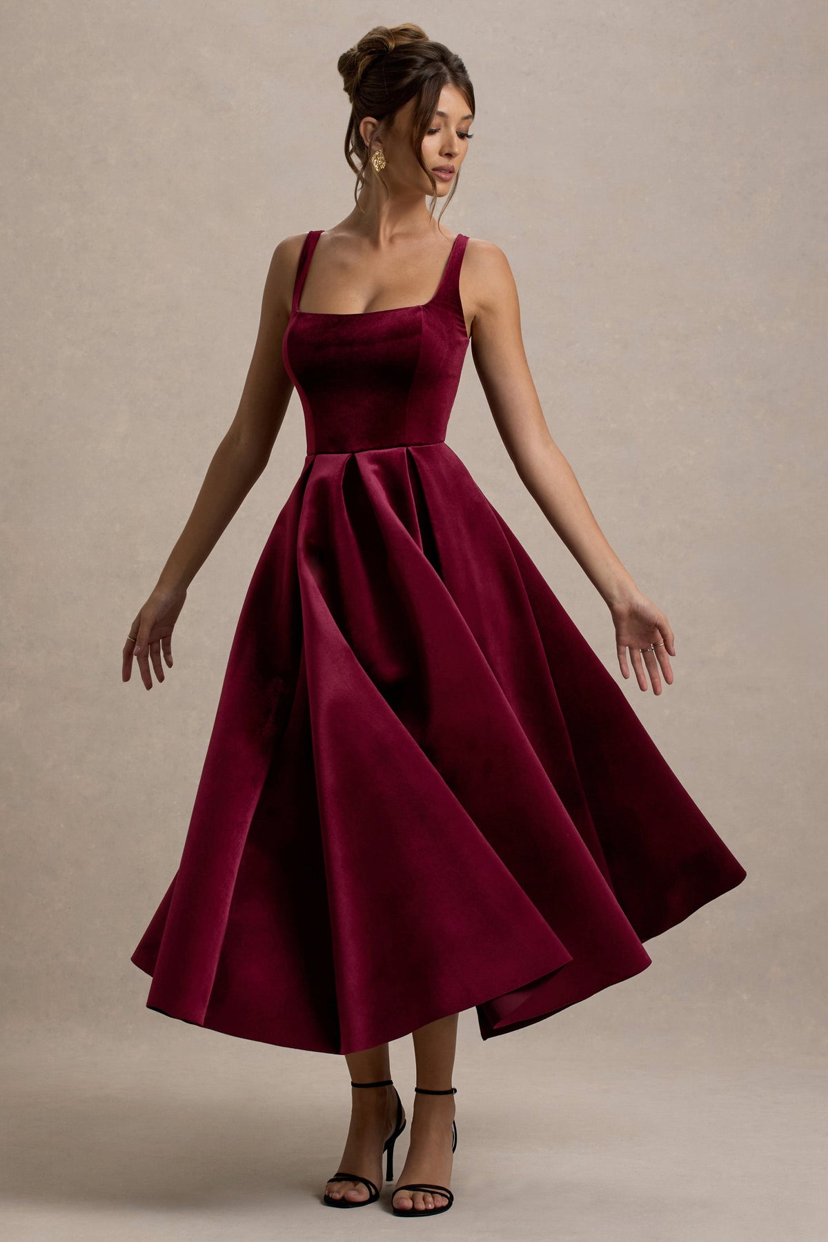 Leonie Velvet Dress with Fine Straps and Volume Hem